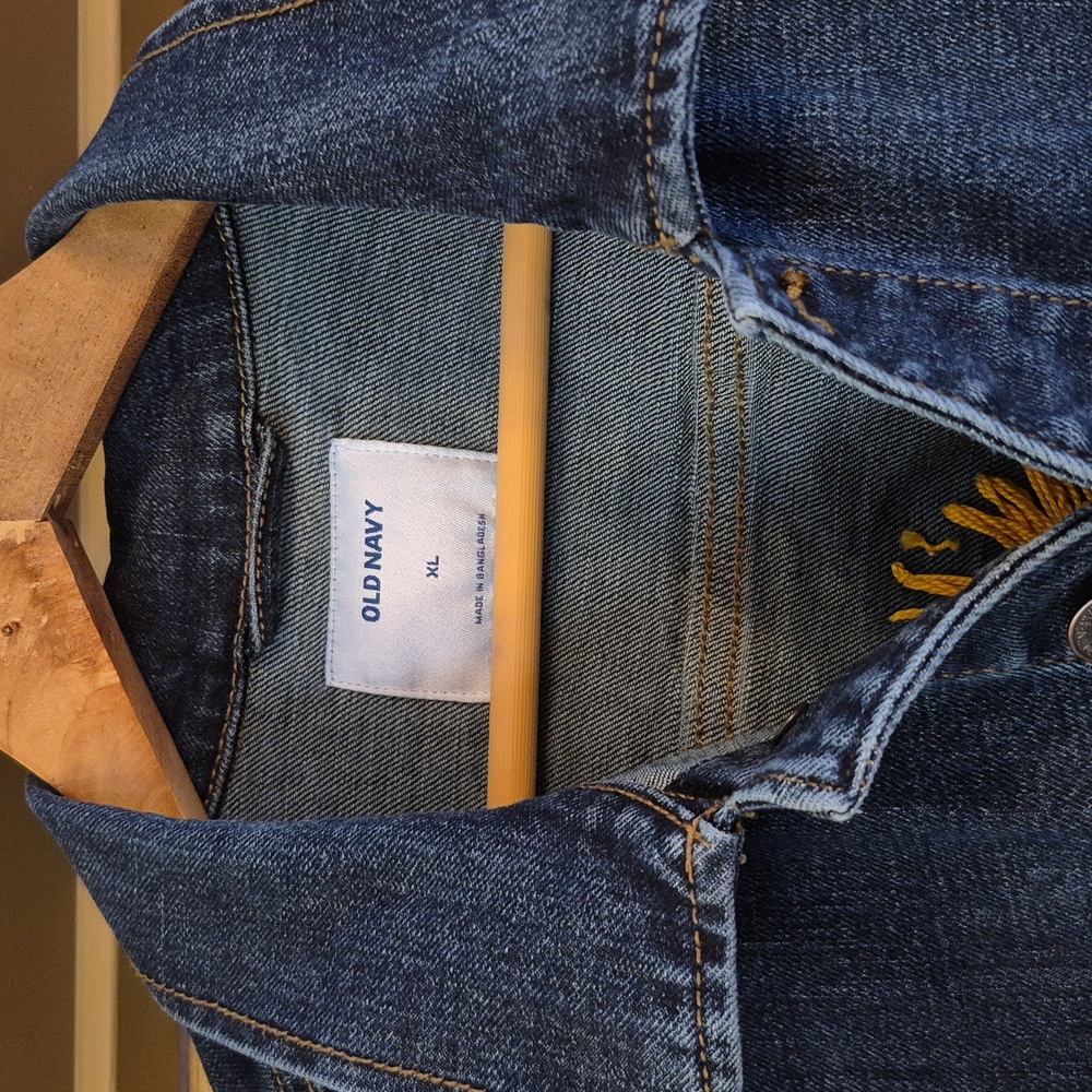 Old Navy Denim Blue Jean Jacket Pockets With Sunflower Detail On Back Cotton XL - Picture 6 of 13